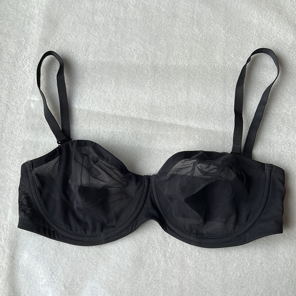 SKIMS Ultrafine Mesh Strapless Underwire Bra - Picture 7 of 12